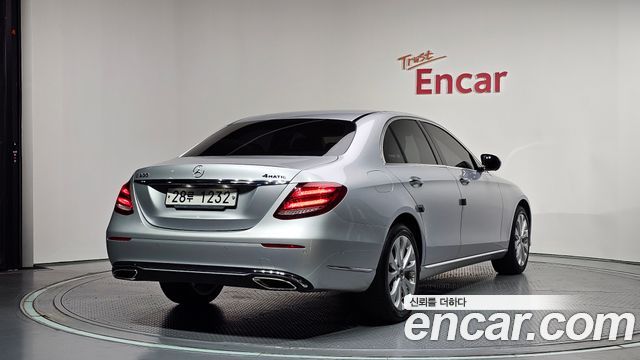 Mercedes-Benz E-Class W213 E300 4MATIC Exclusive - фото 1