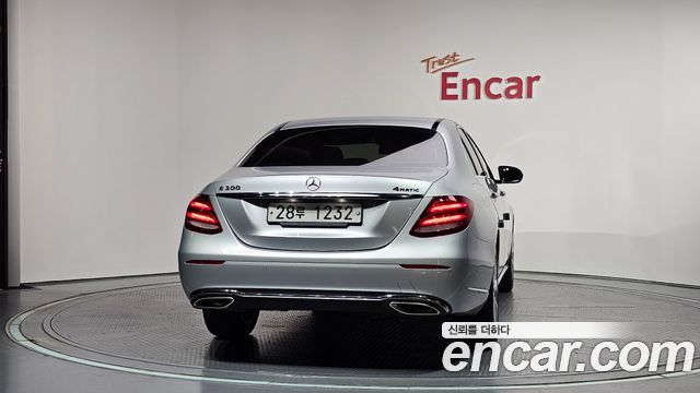 Mercedes-Benz E-Class W213 E300 4MATIC Exclusive - фото 3