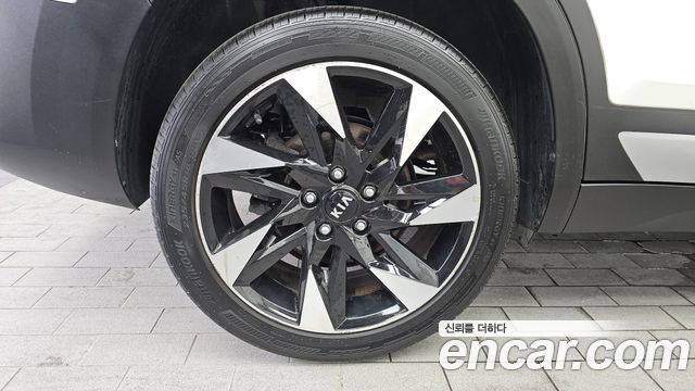 Kia Seltos Gasoline 1.6 Turbo 4WD Gravity - фото 4