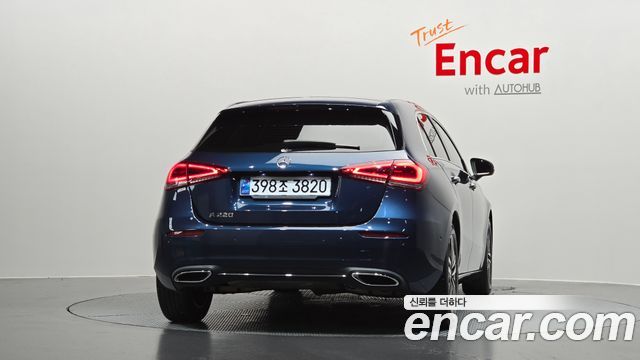 Mercedes-Benz A-Class W177 A220 Hatchback - фото 3