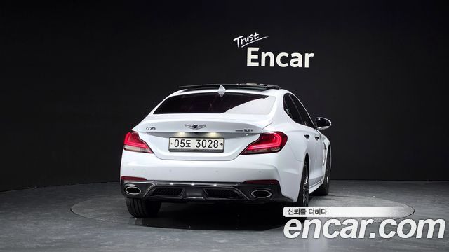 Genesis G70 2.0T AWD Sport Package - фото 2