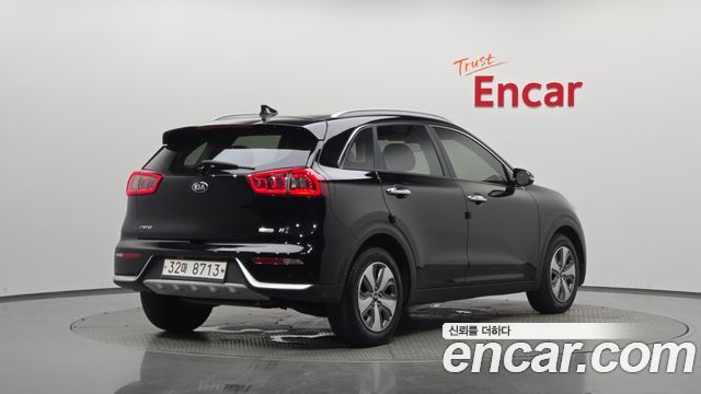 Kia Niro Prestige - фото 0