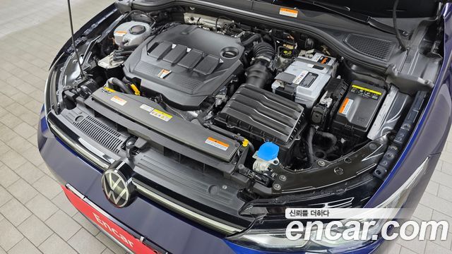 Volkswagen Golf 8-го поколения 2.0 TDI Prestige - фото 4