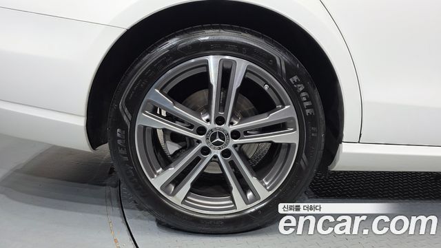 Mercedes-Benz E-Class W213 E250 Avantgarde - фото 4