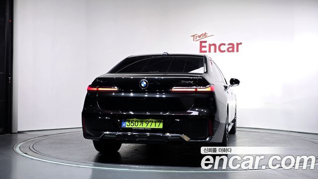 BMW 7-Series G70 740d xDrive M Sport - фото 3