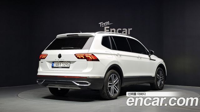Volkswagen Tiguan 2.0 TSI Prestige - фото 1
