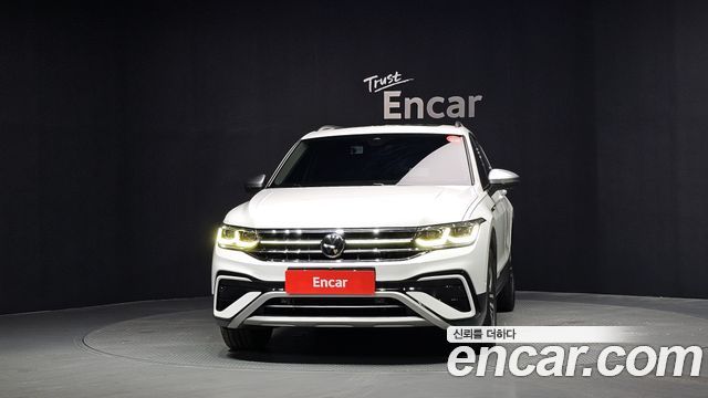 Volkswagen Tiguan 2.0 TSI Prestige - фото 2