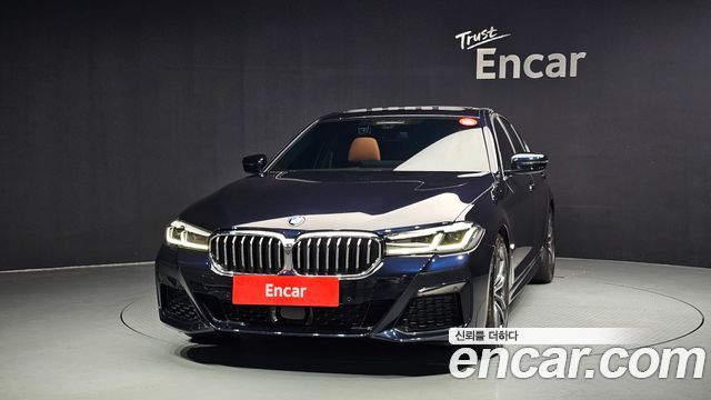 BMW 5-Series G30 520i M Sport - фото 2