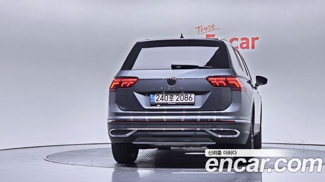 Volkswagen Tiguan 2.0 TSI Prestige - фото 3