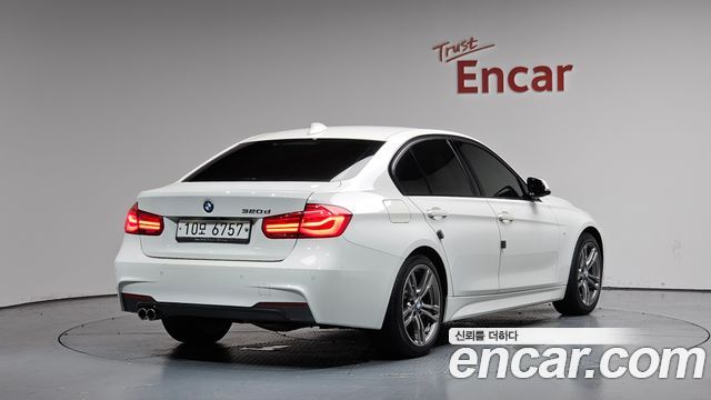 BMW 3-Series F30 320d M Sport - фото 0