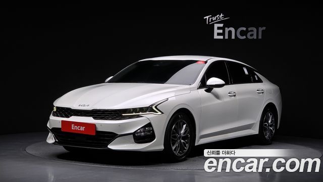 Kia K5 3-го поколения 2.0 Prestige - фото 0