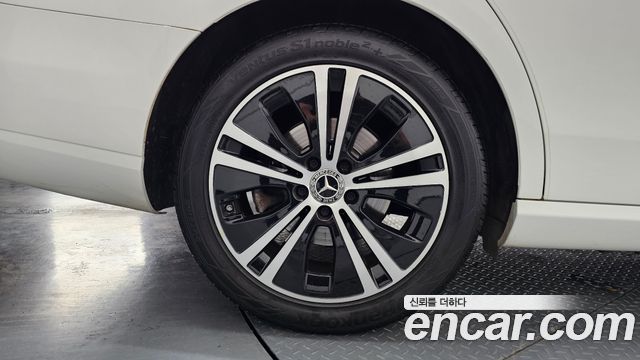Mercedes-Benz E-Class W213 E250 Avantgarde - фото 4