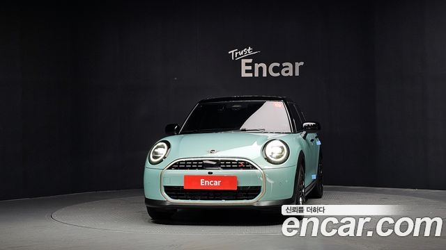 Mini Cooper 4-го поколения 5 Door Favoured - фото 2