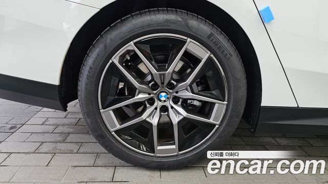 BMW 5-Series G60 520i - фото 4