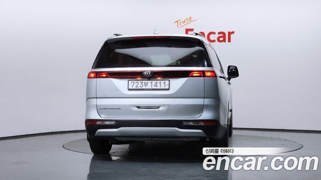 Kia Carnival 4-го поколения 11-Seater Prestige - фото 2