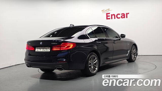 BMW 5-Series G30 520d xDrive M Sport Package Plus - фото 1