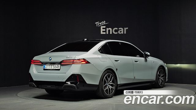BMW 5-Series G60 523d M Sport - фото 1
