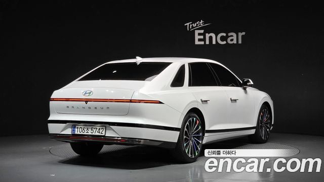 Hyundai Grandeur GN7, гибрид Calligraphy - фото 1
