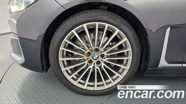 BMW 7-Series G11 730d xDrive Design Pure Excellence - фото 4