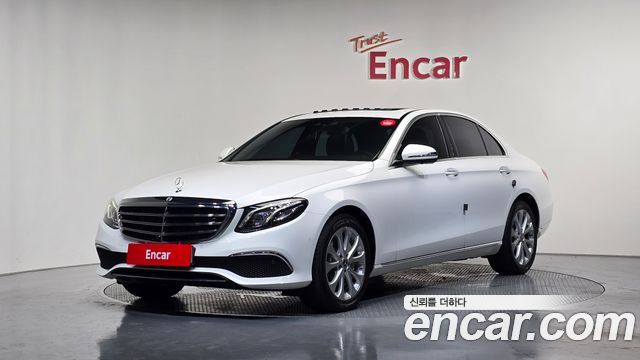 Mercedes-Benz E-Class W213 E300 Exclusive - фото 0
