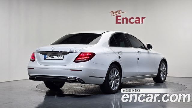 Mercedes-Benz E-Class W213 E300 Exclusive - фото 1