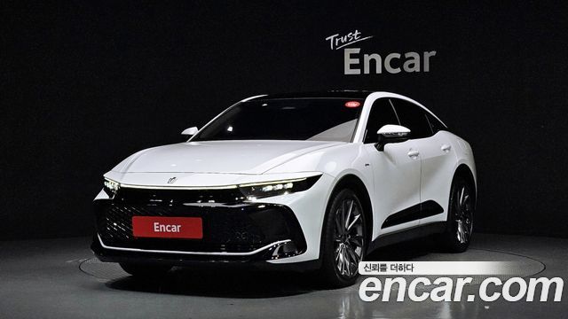 Toyota Crown 2.5 4WD Hybrid - фото 0