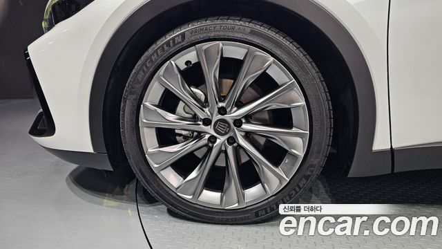 Toyota Crown 2.5 4WD Hybrid - фото 4