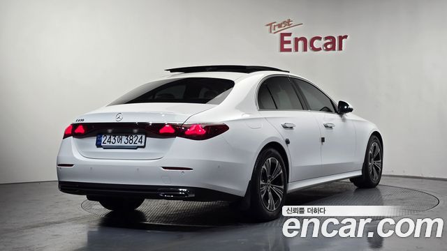 Mercedes-Benz E-Class W214 E200 Avantgarde - фото 1