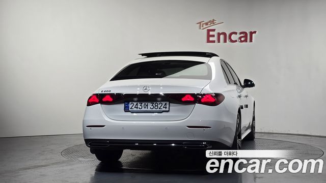 Mercedes-Benz E-Class W214 E200 Avantgarde - фото 3