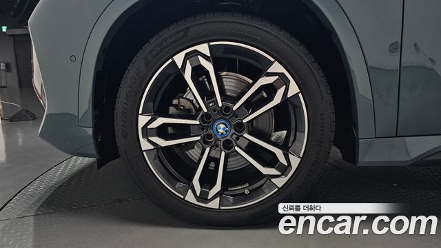 BMW iX1 U11 xDrive 30 M Sport - фото 3