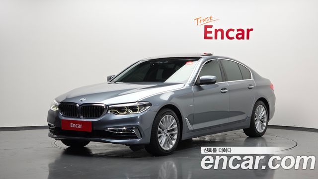 BMW 5-Series G30 530i xDrive Luxury Plus - фото 0