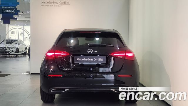 Mercedes-Benz A-Class W177 A220 Hatchback - фото 2