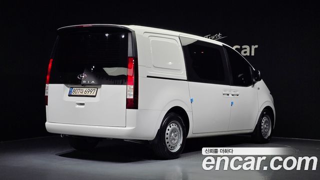 Hyundai Staria Cargo 5-Seater Smart - фото 1