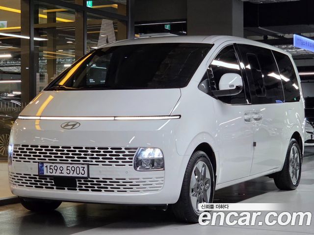 Hyundai Staria HEV 1.6 Tourer 9-Seater Modern - фото 0