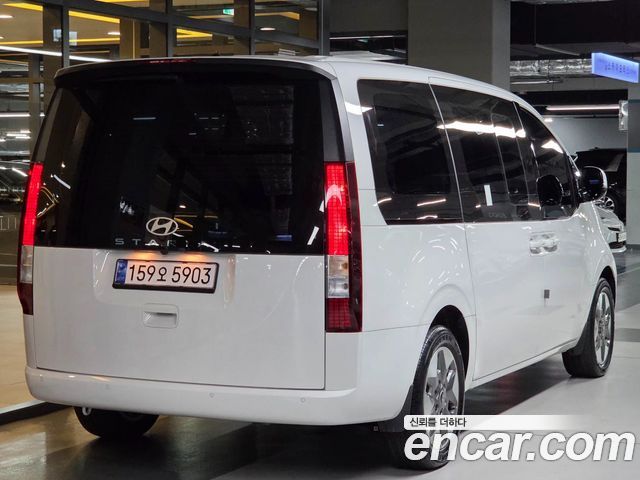 Hyundai Staria HEV 1.6 Tourer 9-Seater Modern - фото 1