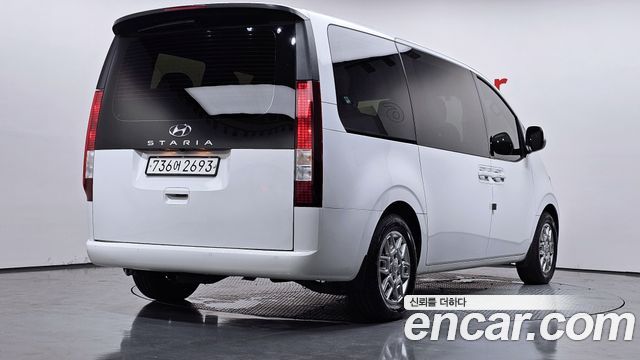 Hyundai Staria Tourer 11-Seater Modern - фото 1