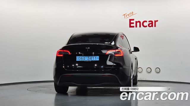 Tesla Model Y RWD - фото 3