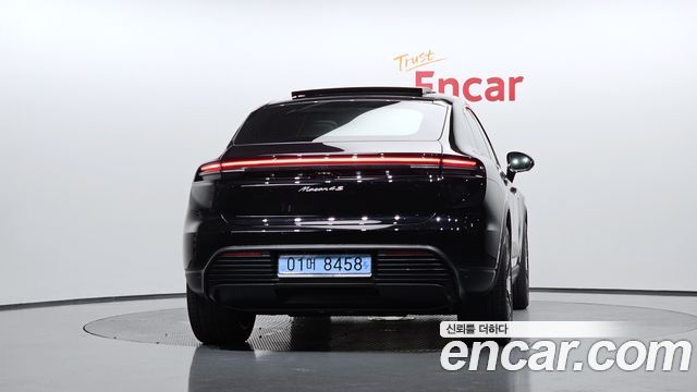 Porsche Macan EV 4S - фото 3