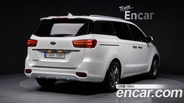Kia Carnival Новый Gasoline 9-Seater Noblesse Special - фото 1