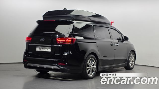 Kia Carnival Новый 9-Seater Hi-Limousine Noblesse Special - фото 1
