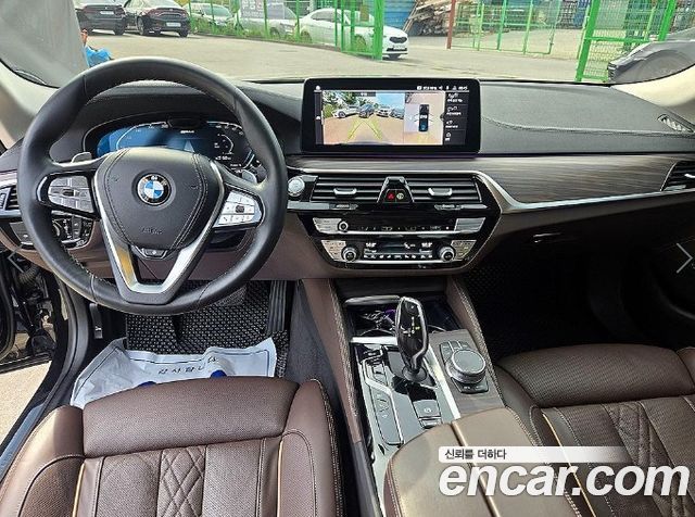 BMW 5-Series G30 530e Luxury - фото 4