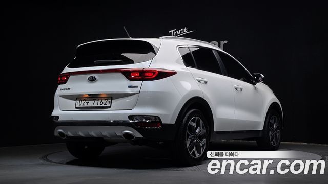Kia Sportage Diesel 2.0 2WD Prestige - фото 1