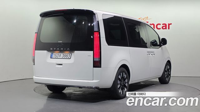Hyundai Staria 4WD Lounge 7-Seater Inspiration - фото 1