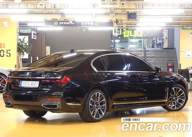 BMW 7-Series G11 740Li xDrive M Sport Package - фото 1