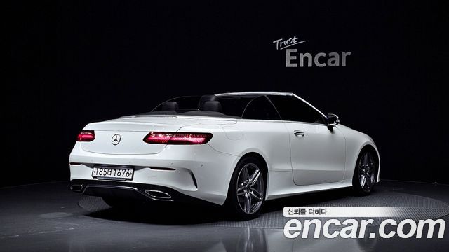 Mercedes-Benz E-Class W213 E220d Cabriolet - фото 1
