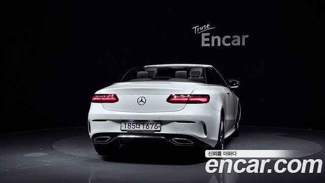 Mercedes-Benz E-Class W213 E220d Cabriolet - фото 3