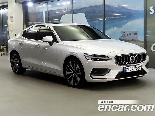 Volvo S60 3-го поколения B5 Ultimate Bright - фото 0