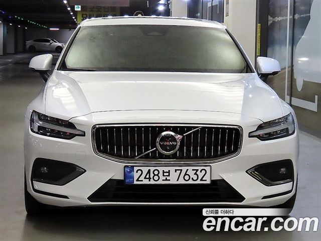Volvo S60 3-го поколения B5 Ultimate Bright - фото 1