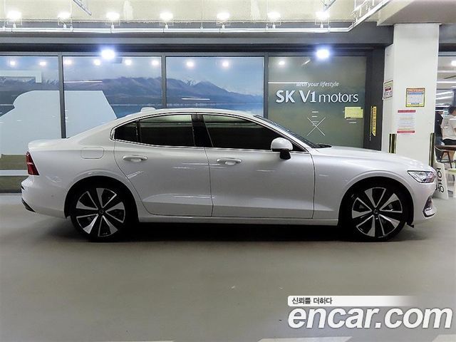 Volvo S60 3-го поколения B5 Ultimate Bright - фото 2