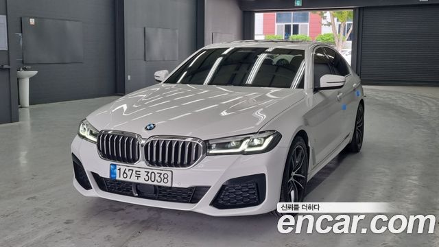 BMW 5-Series G30 520i M Sport - фото 0